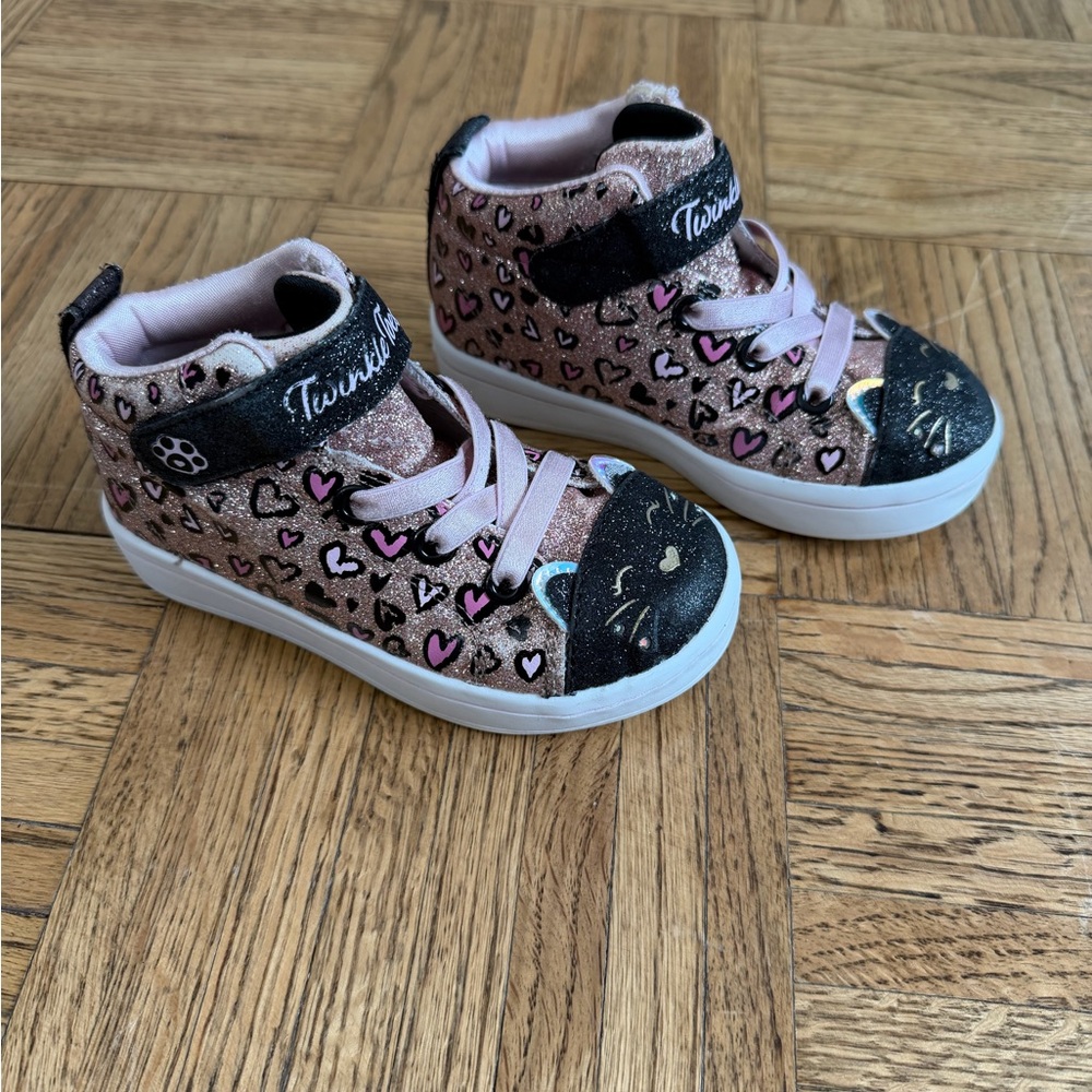 Skechers Twinkle Toes Glitter Sneakers - Picture 2 of 16
